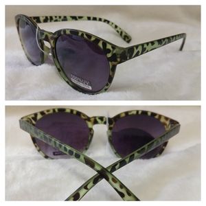 Retro UV 400 Clear Animal Print Sunglasses